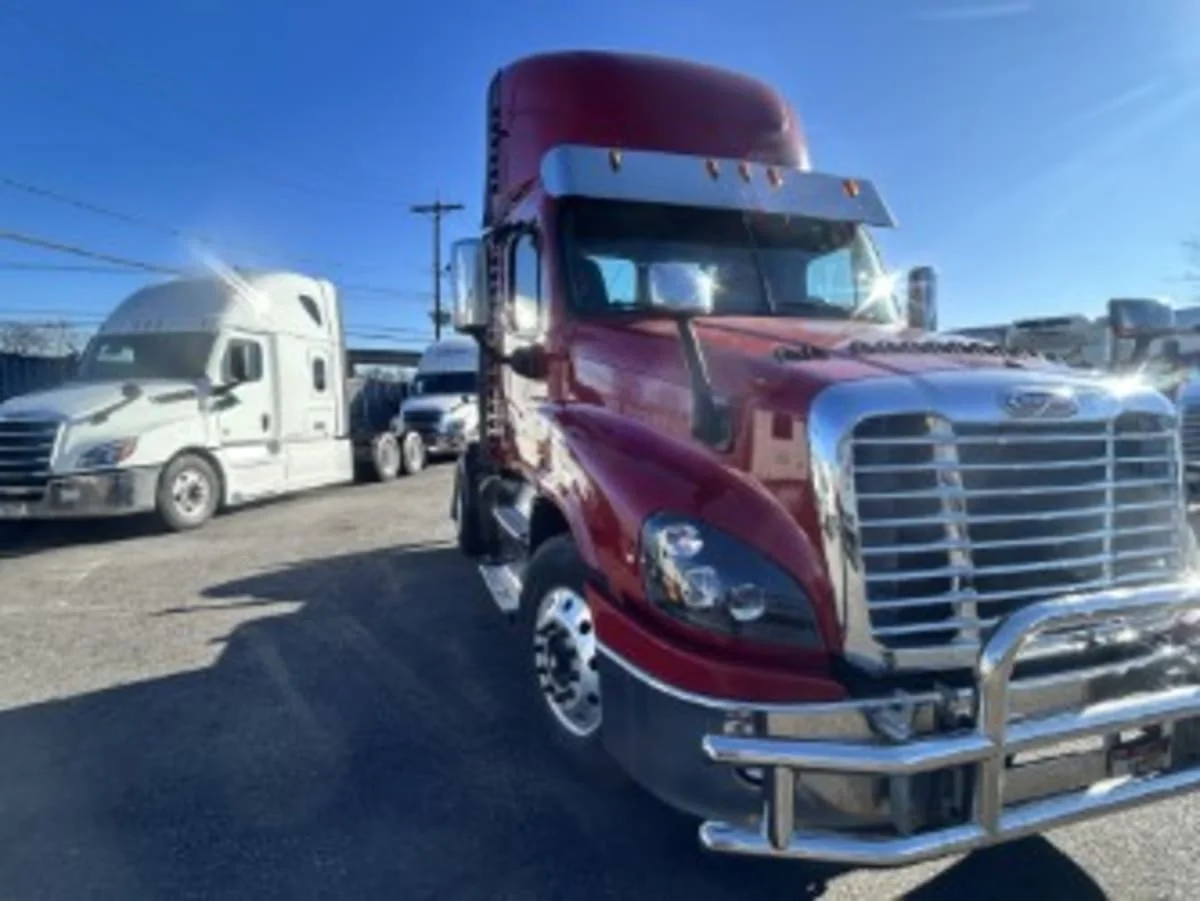 2019 Freightliner Cascadia in Kearny, NJ