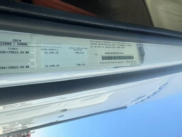 2015 Volvo VNL 300 — photo 11