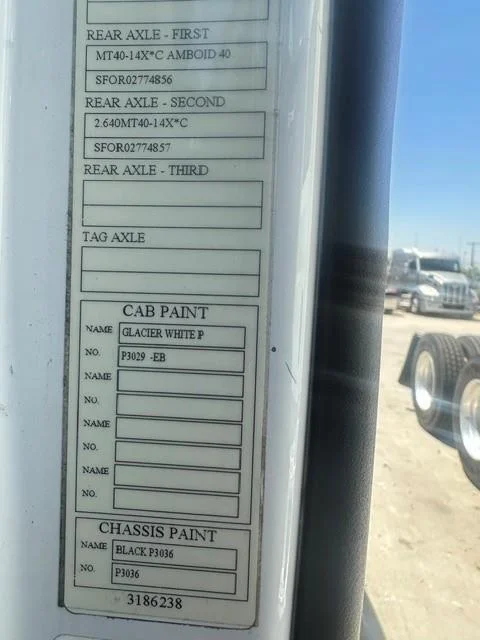 2015 Volvo VNL 300 — photo 8