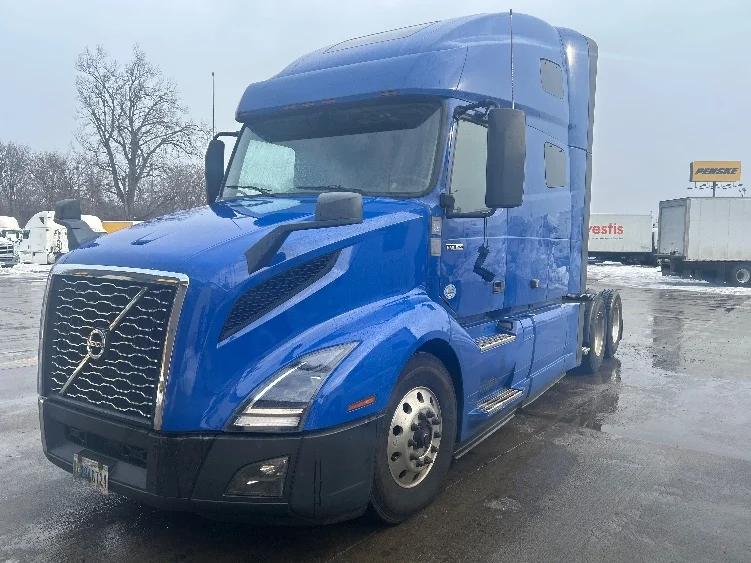 2020 Volvo VNL 760 - image 3
