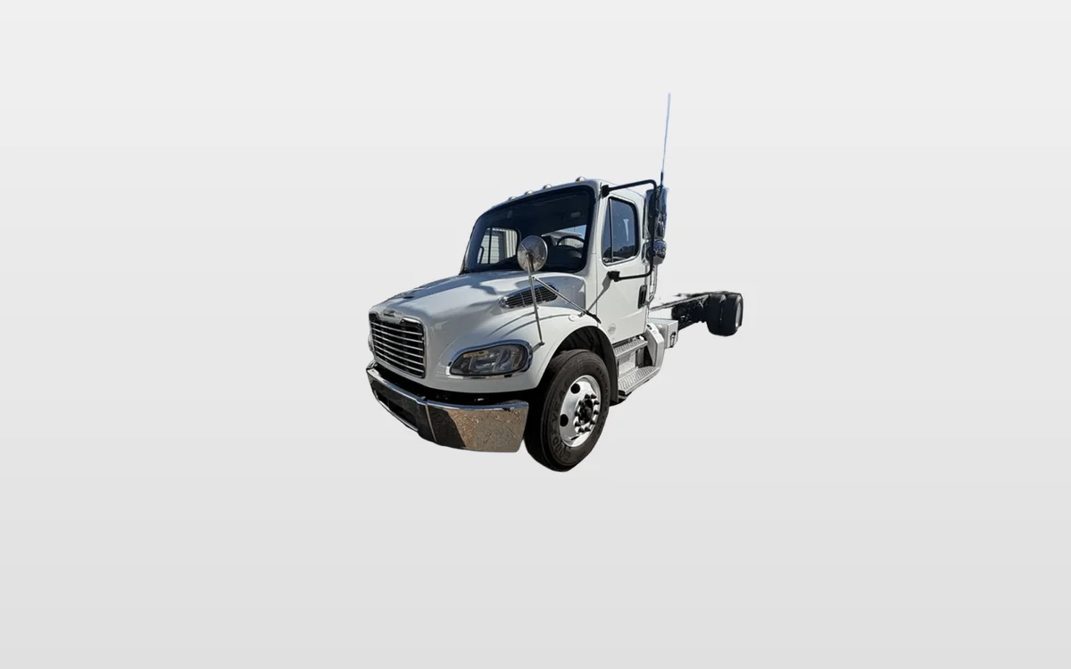 2021 Freightliner M2 106 - image 1