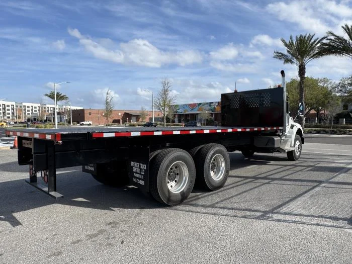 2027 Peterbilt 548 — photo 6