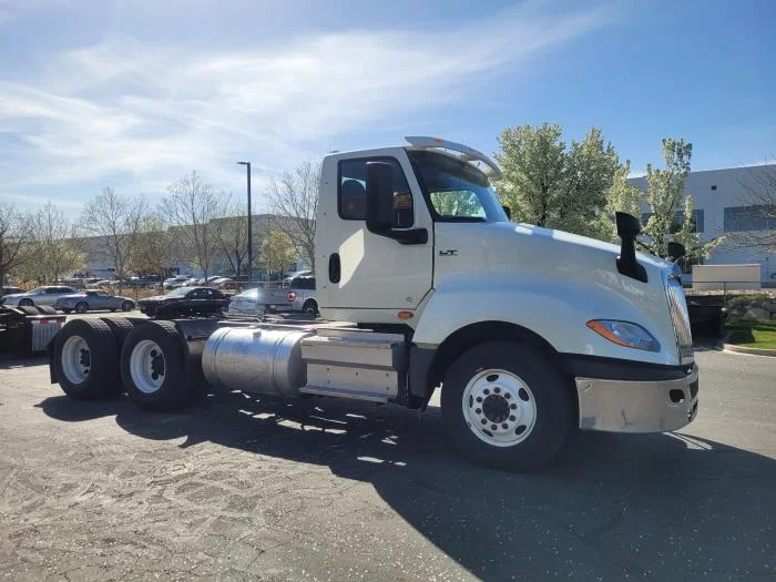 2020 International LT — photo 4