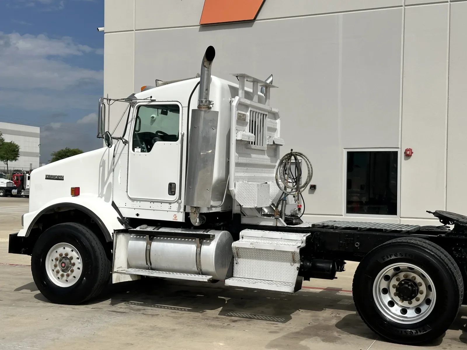 2007 Kenworth T800 - image 8