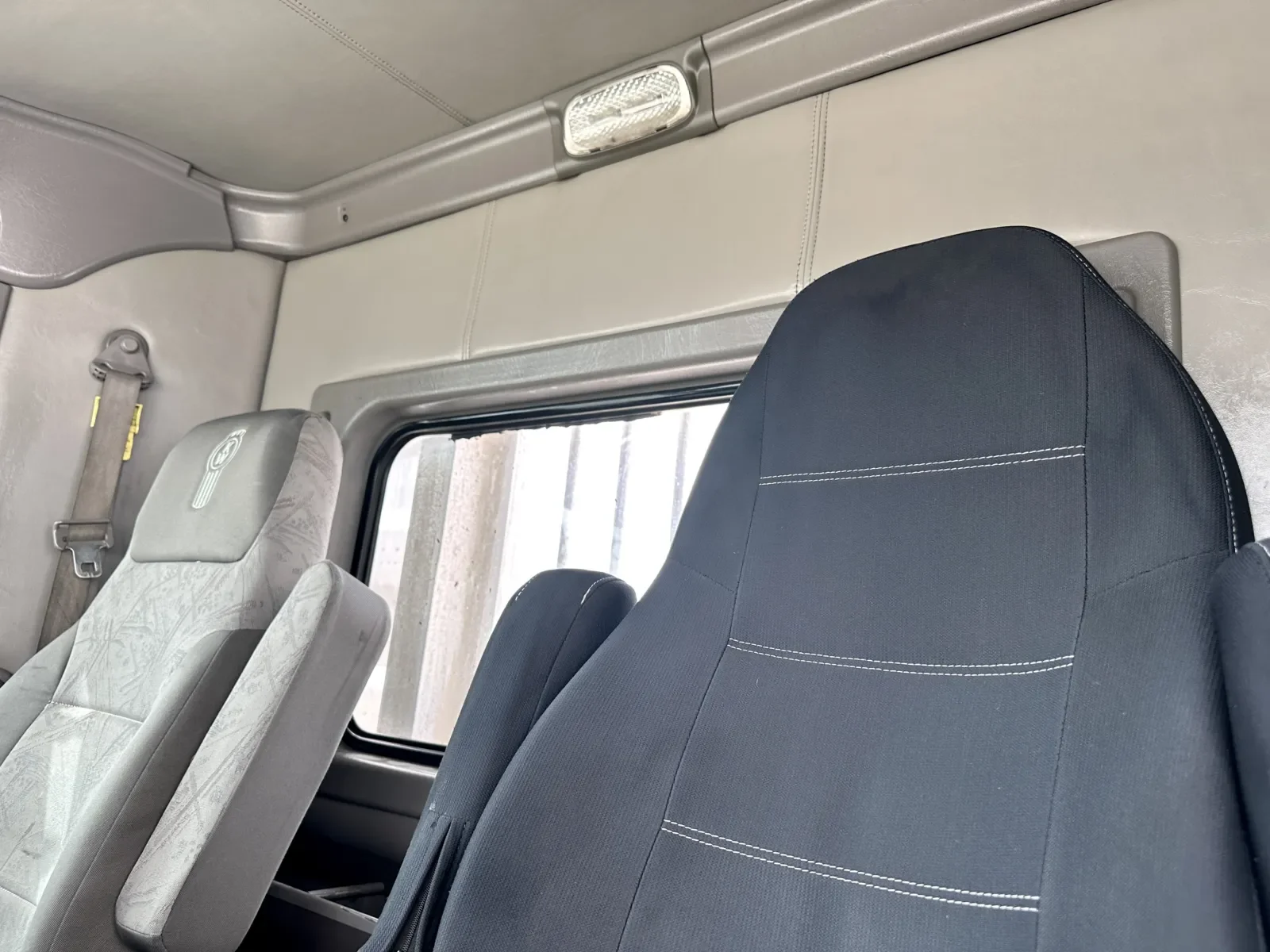 2007 Kenworth T800 - image 20