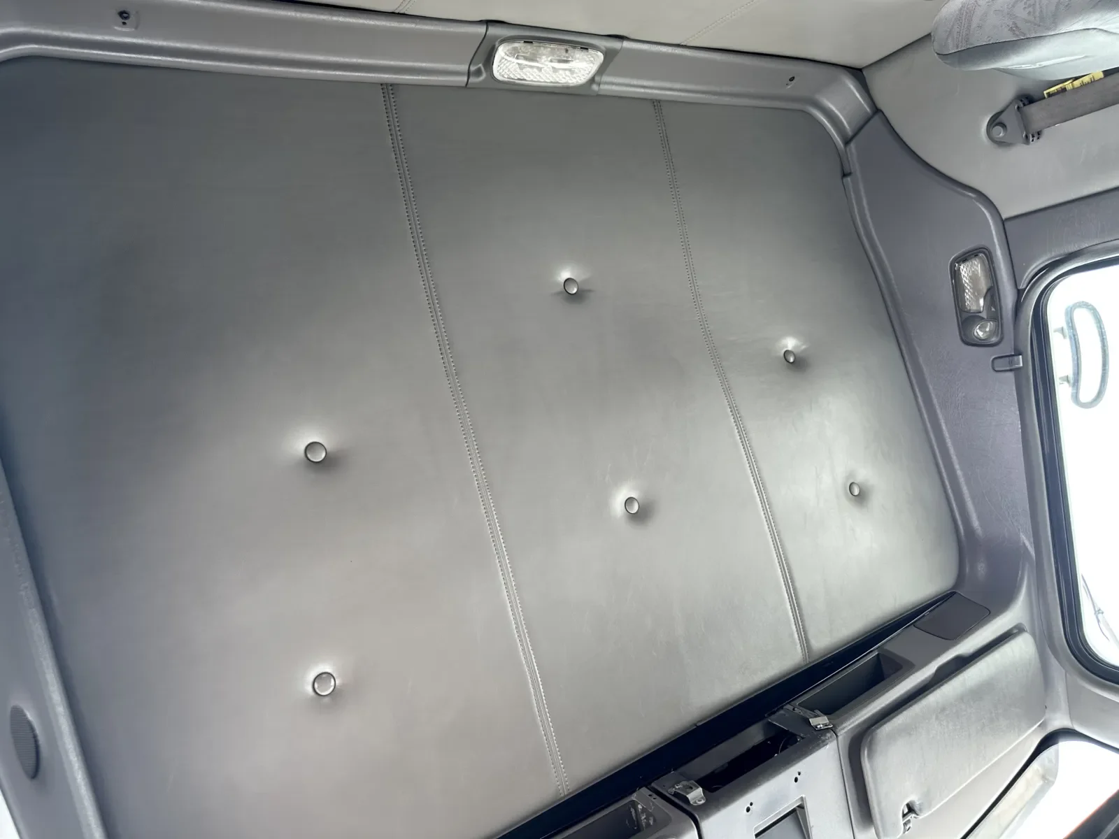 2007 Kenworth T800 - image 21