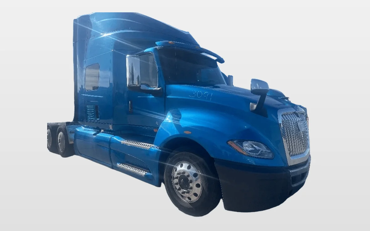 2020 International LT - image 1