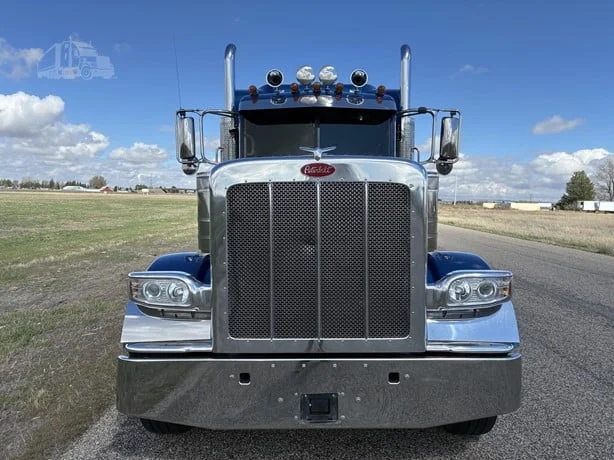 2023 Peterbilt 389 - image 8