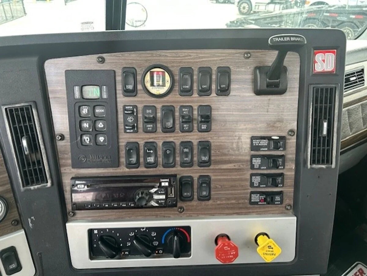 2021 Freightliner 122SD - image 18