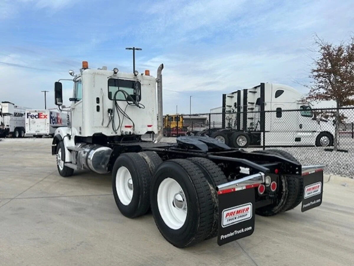 2021 Freightliner 122SD - image 3