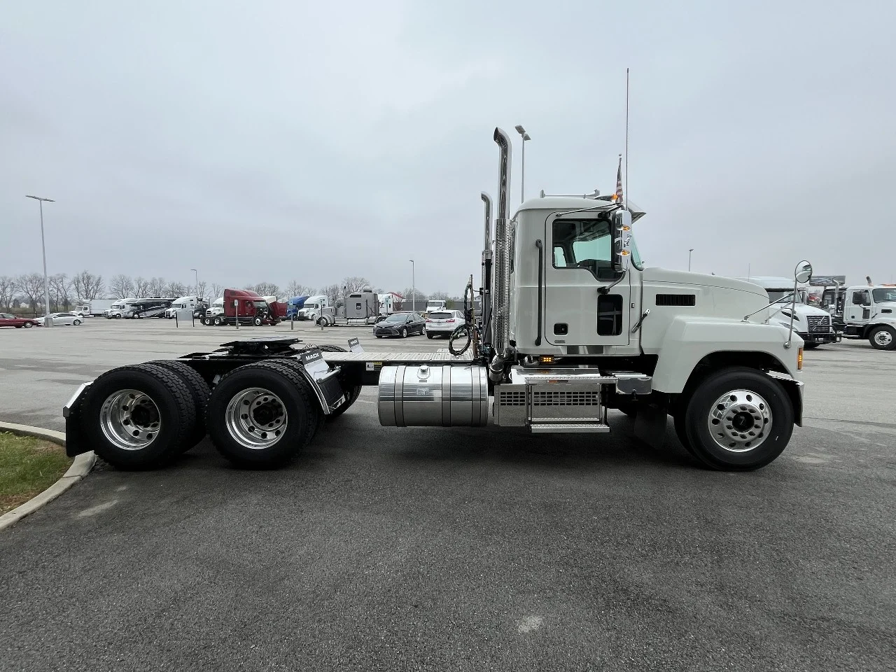 2026 Mack Pinnacle in Indianapolis, IN — photo 4