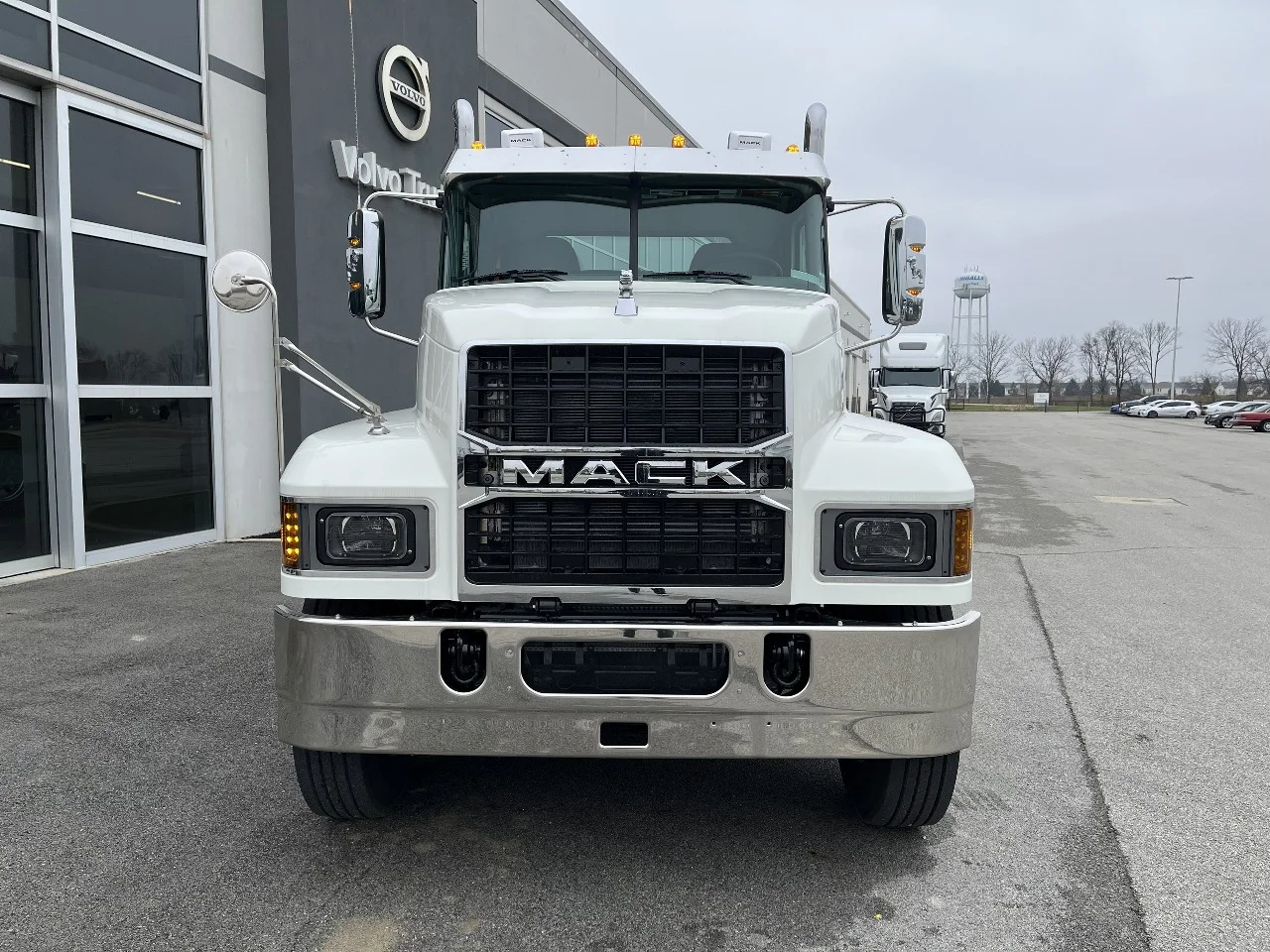 2026 Mack Pinnacle in Indianapolis, IN — photo 2