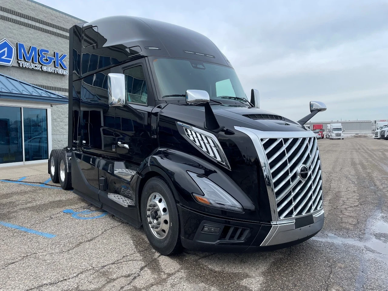 2026 Volvo VNL 860 in Byron Center, MI — photo 2