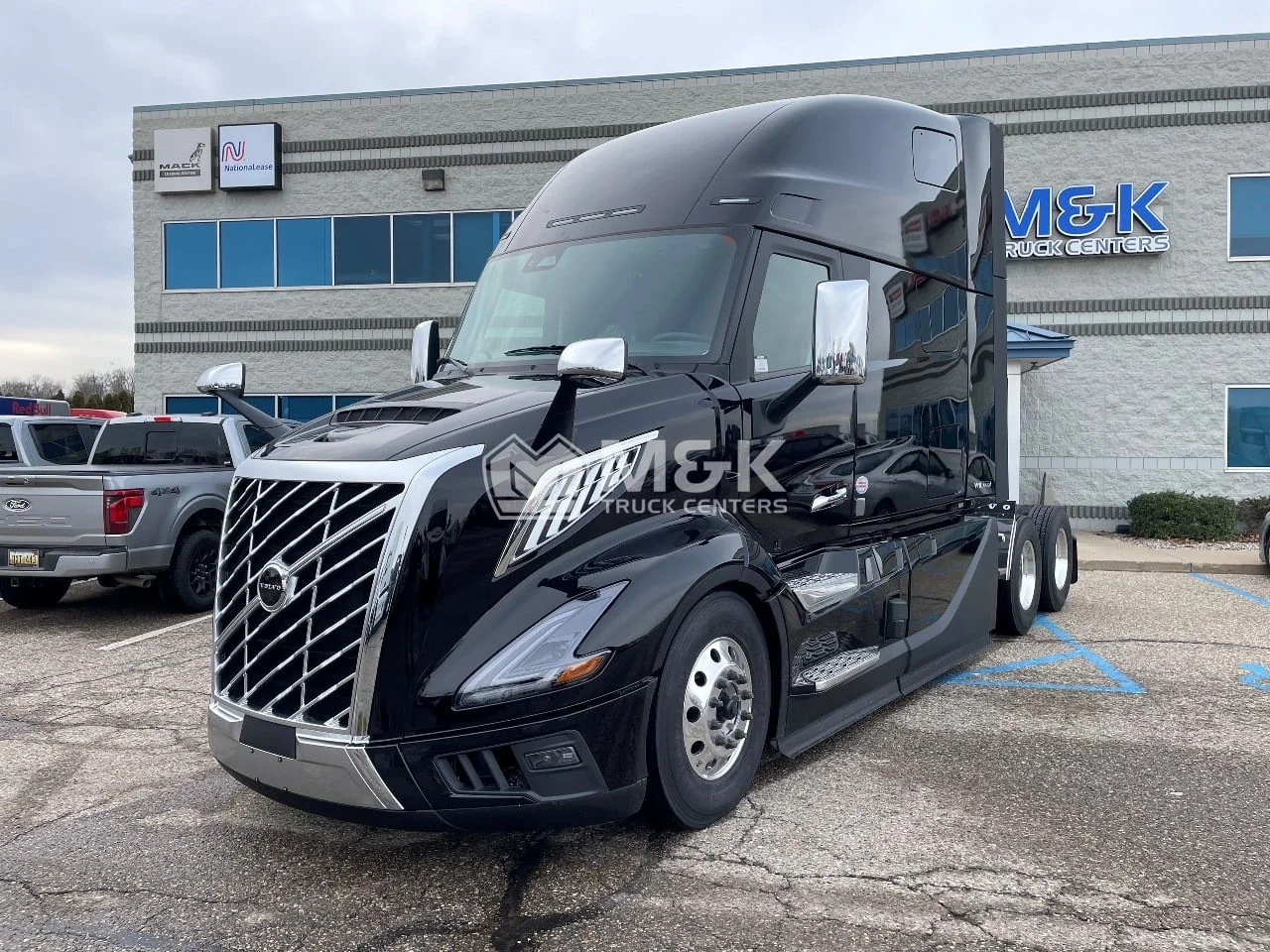 2026 Volvo VNL 860 in Byron Center, MI