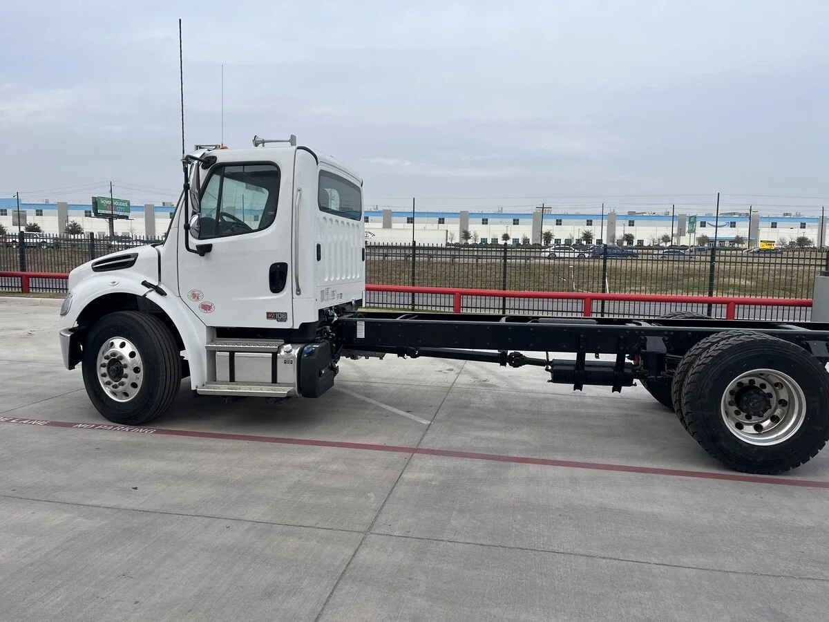 2026 Freightliner M2 106 - image 5