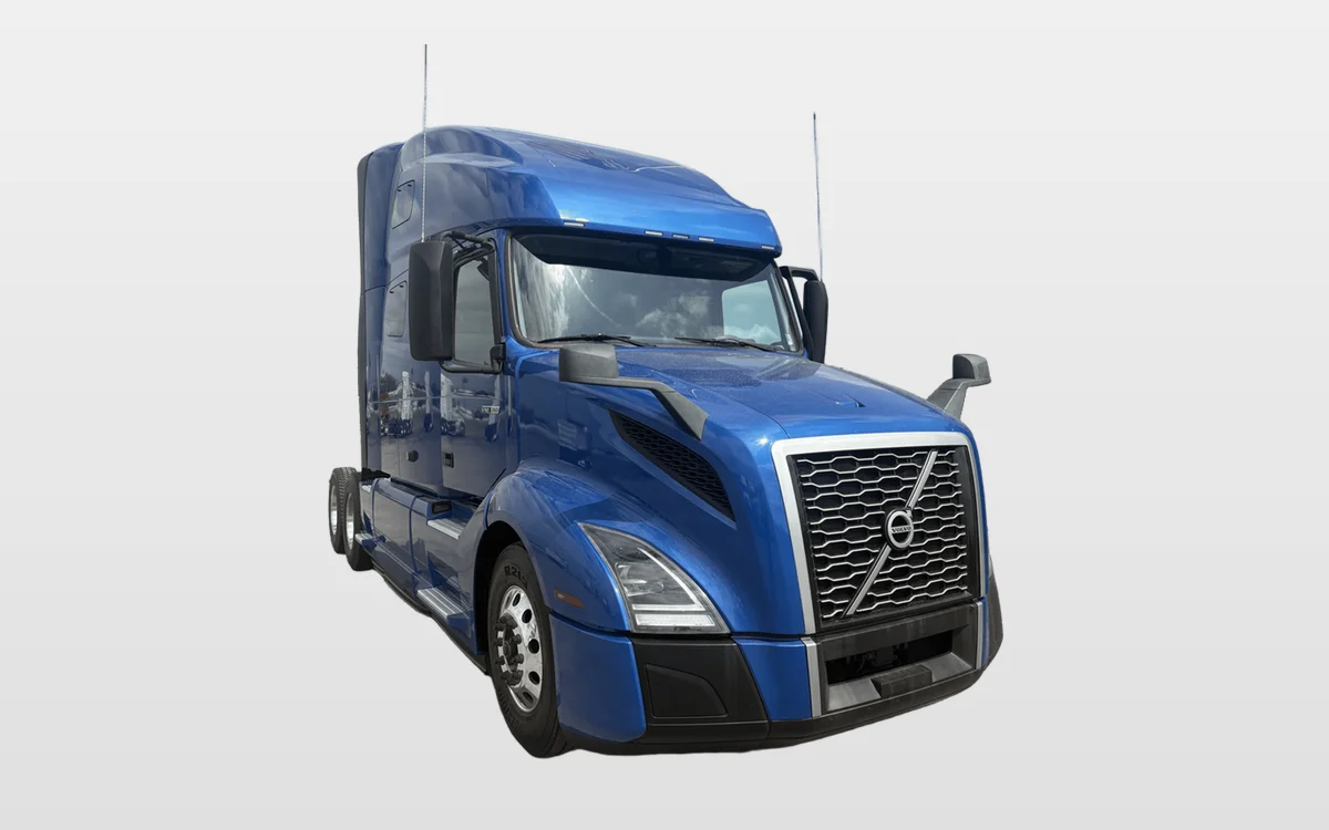 2021 Volvo - image 1