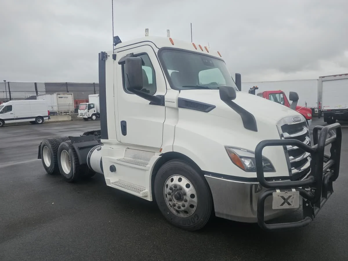 2020 Freightliner Cascadia in Tacoma, WA — photo 3