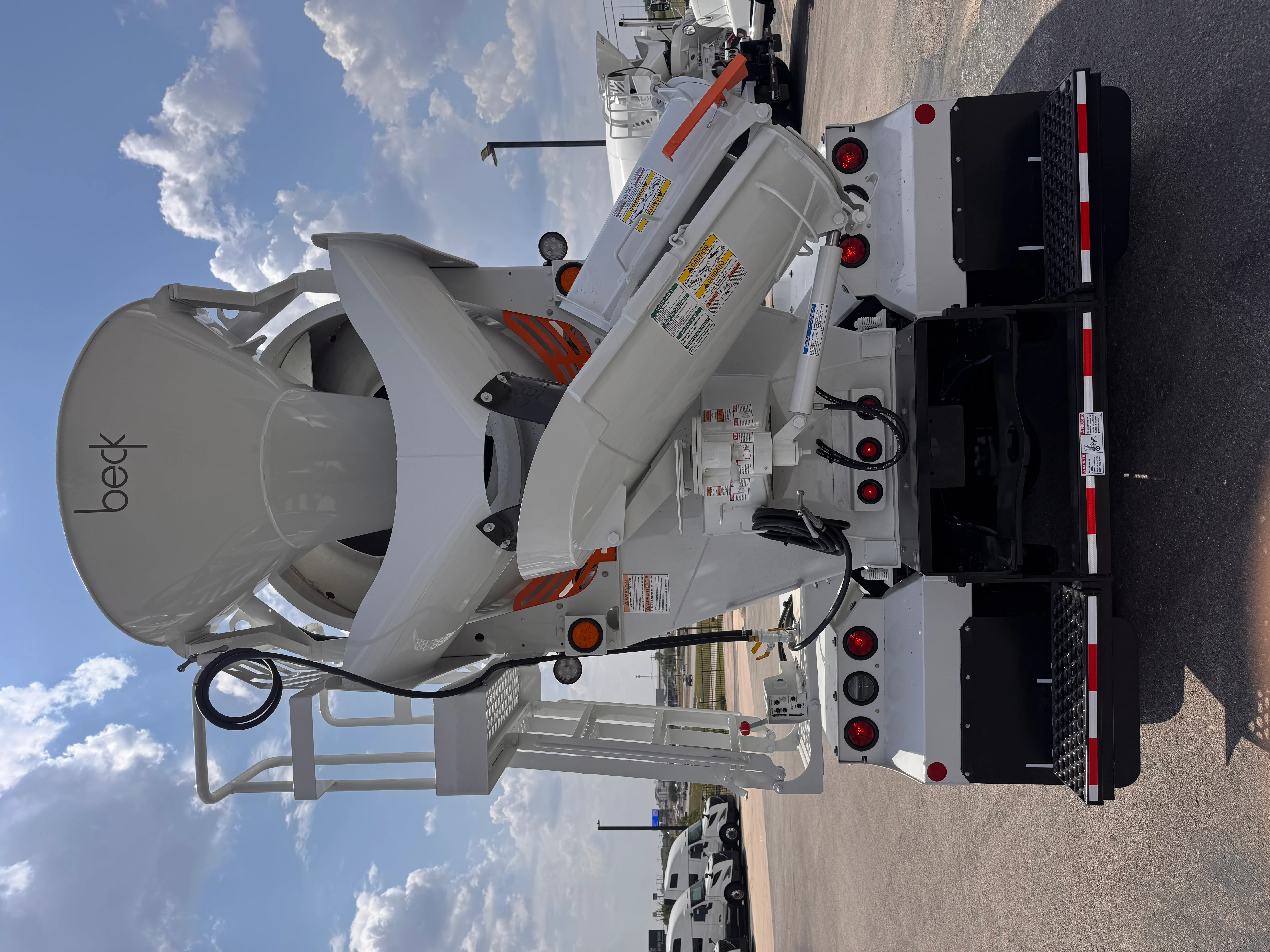 2026 Volvo VHD 300 in Austin, TX — photo 4