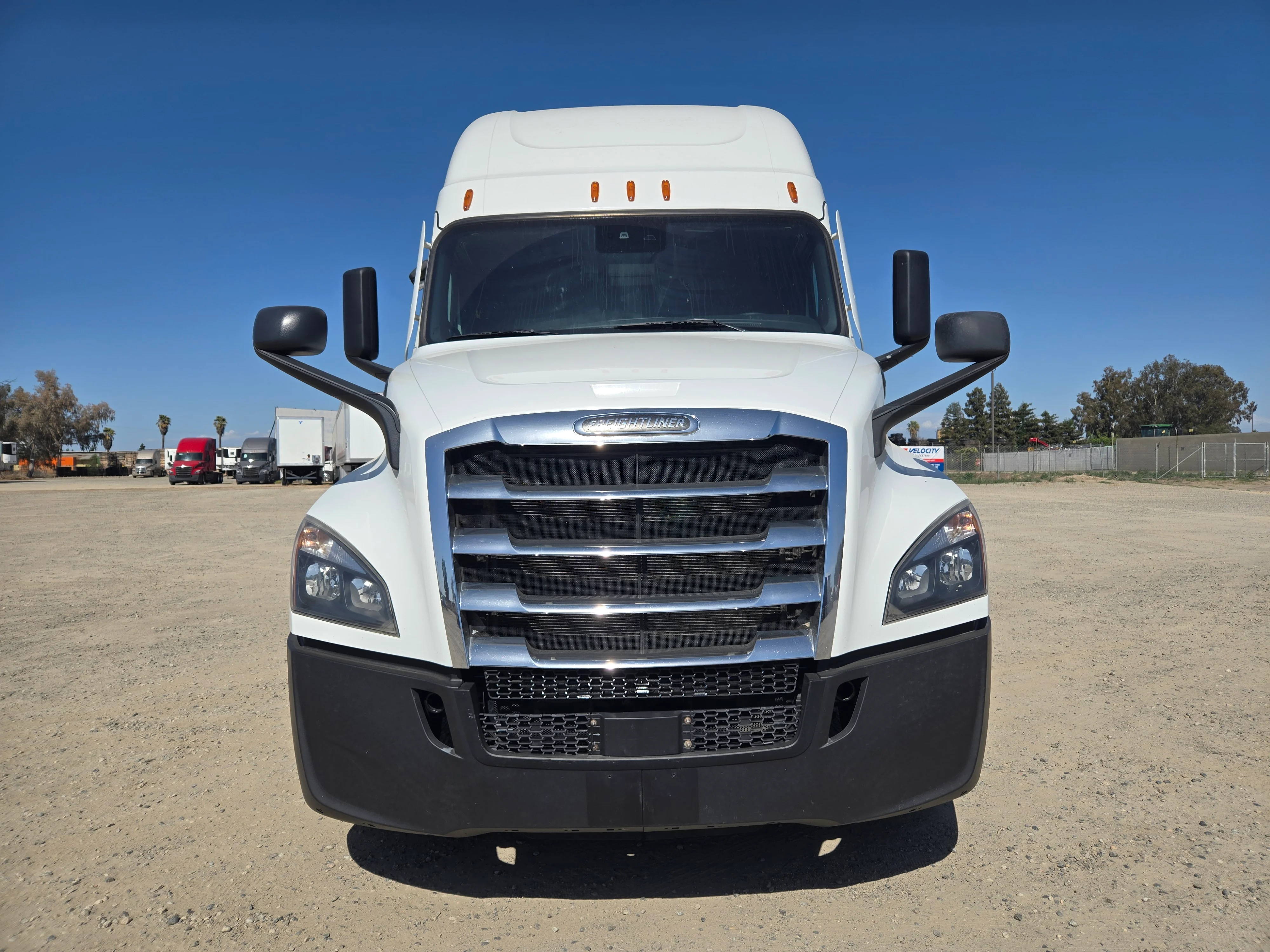 2021 Freightliner Cascadia in Fresno, CA — photo 2