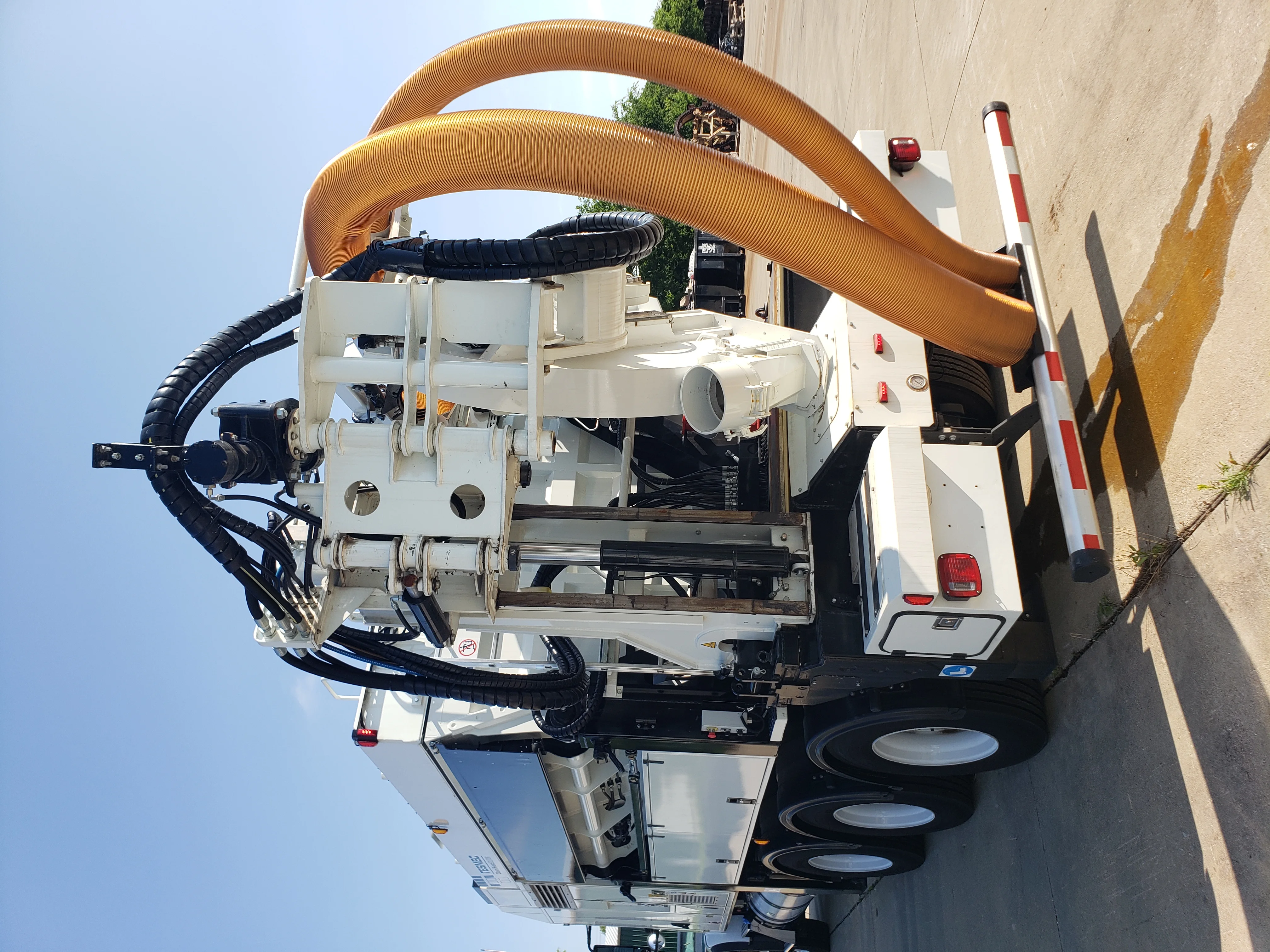 2024 Volvo VHD 300 in Fort Worth, TX — photo 6