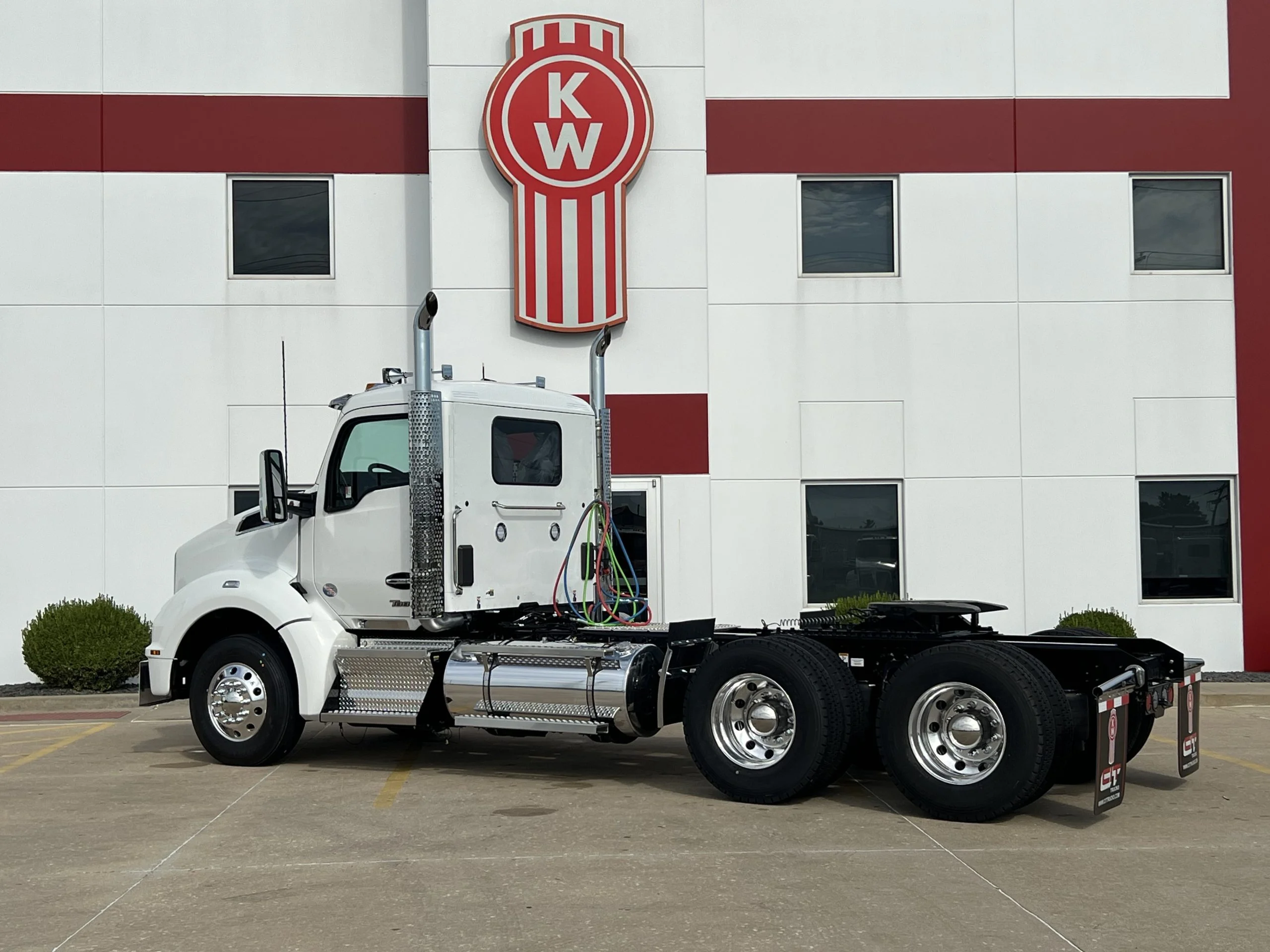 2027 Kenworth T880 in Troy, IL — photo 6