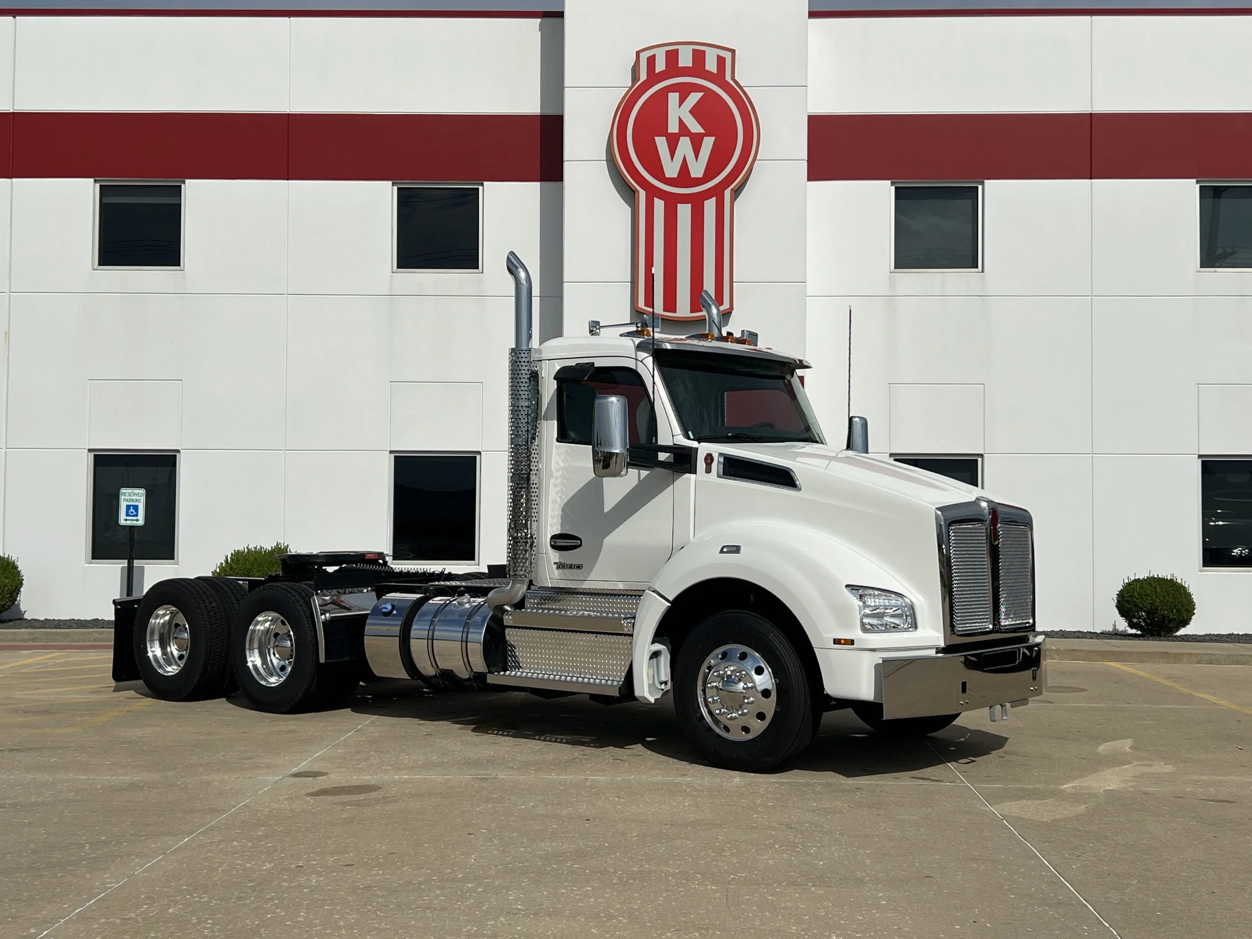 2027 Kenworth T880 in Troy, IL — photo 3