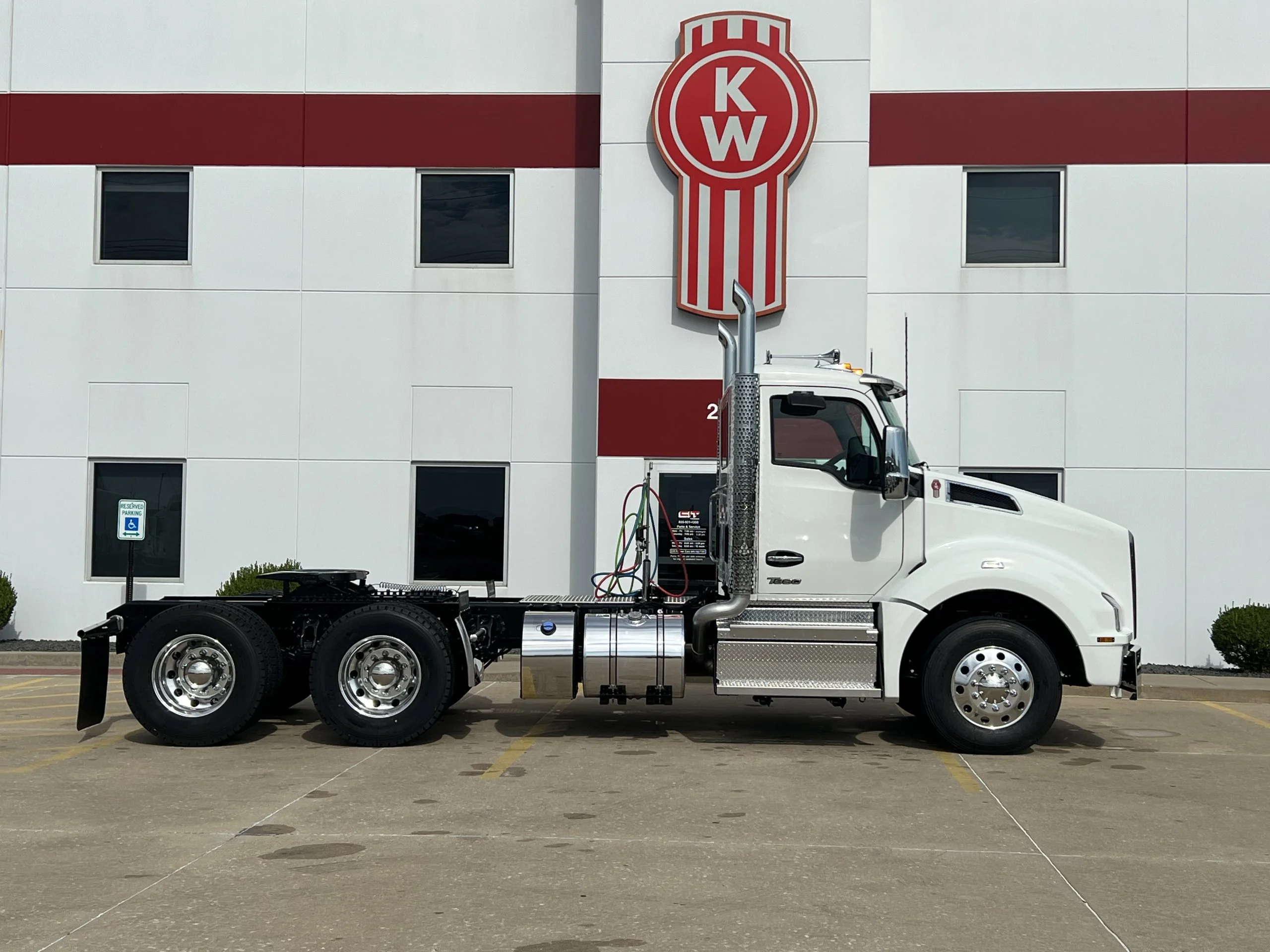 2027 Kenworth T880 in Troy, IL — photo 4