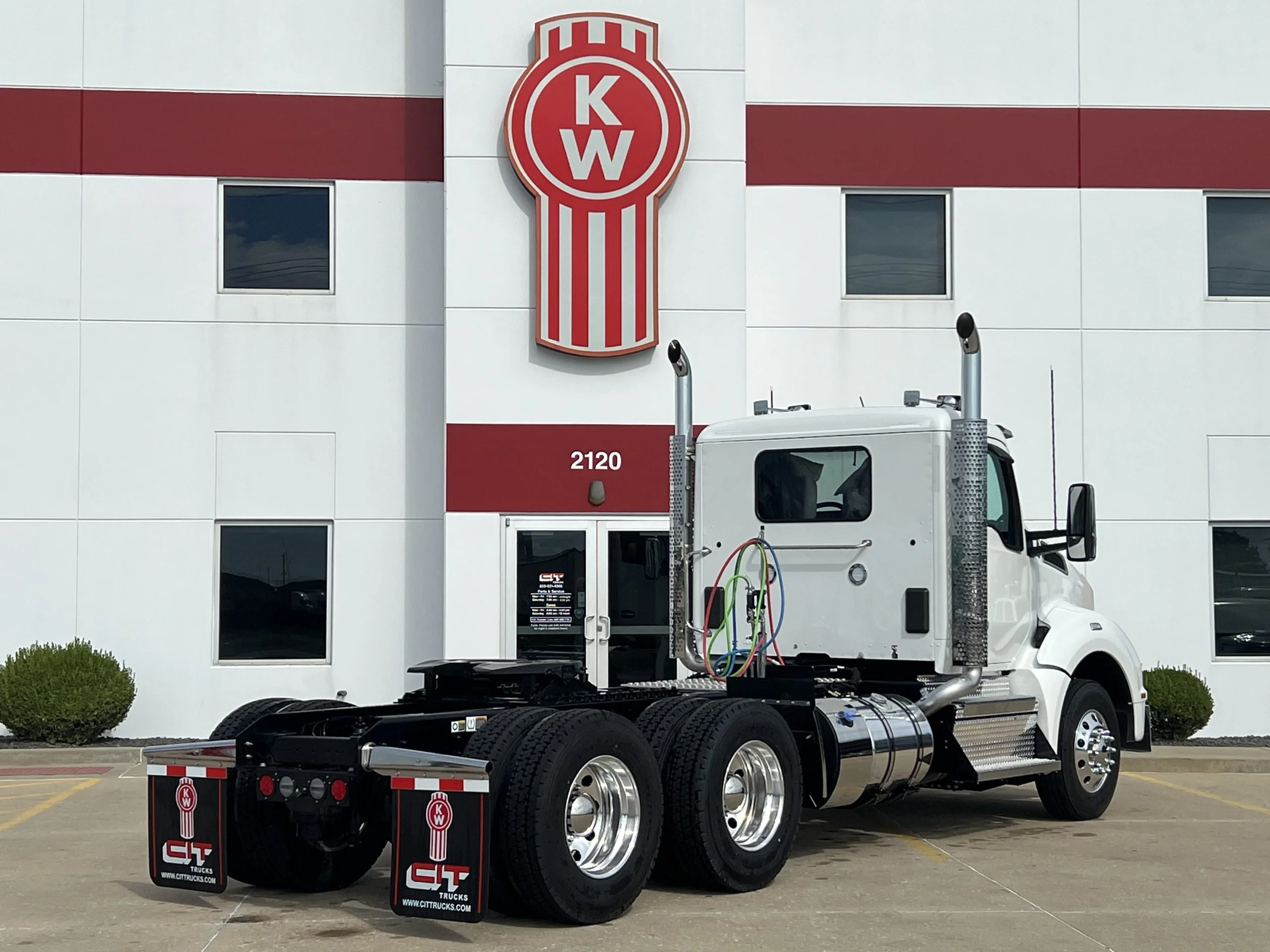 2027 Kenworth T880 in Troy, IL — photo 5