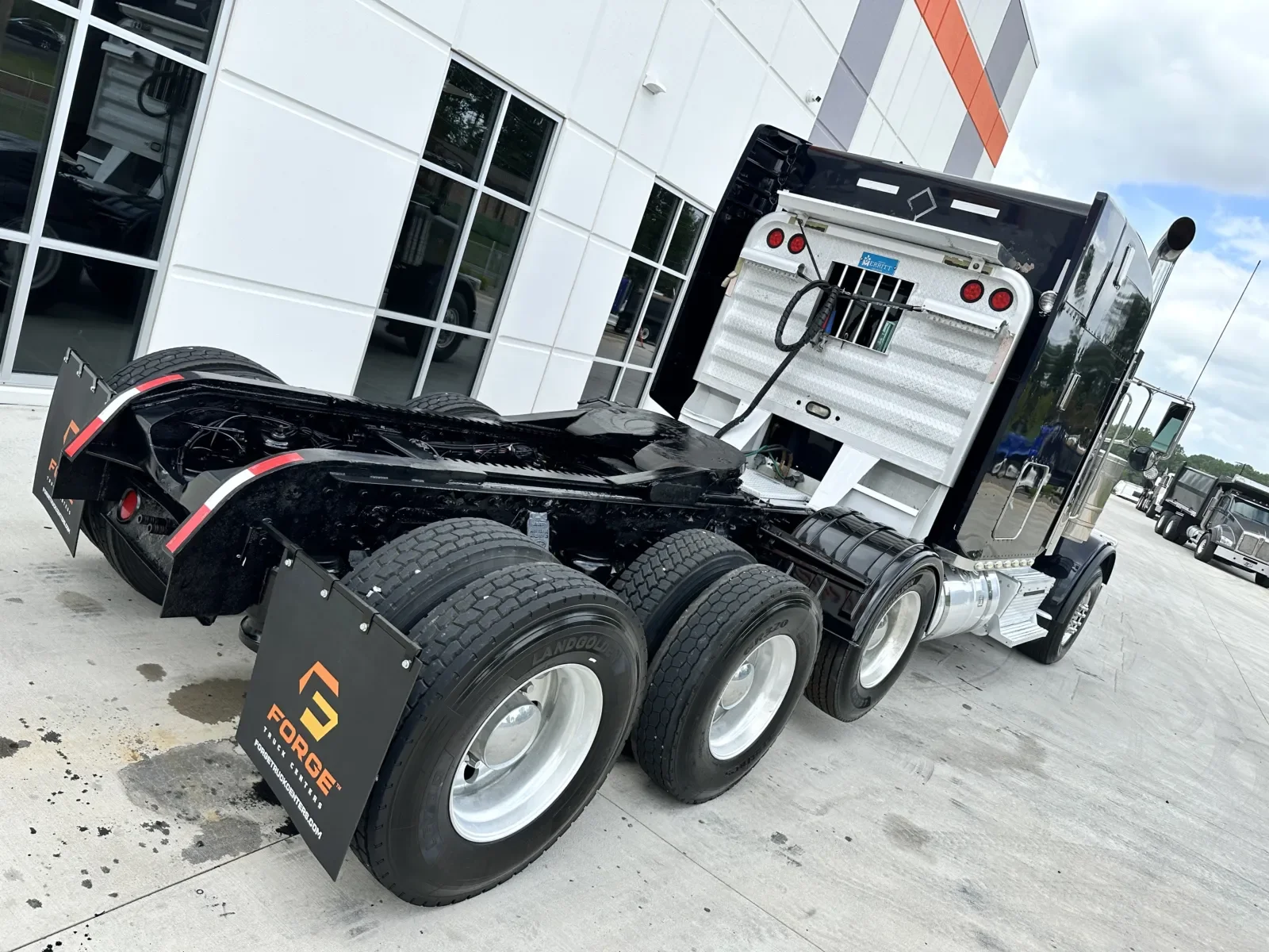 2013 Peterbilt 388 in Greer, SC — photo 11