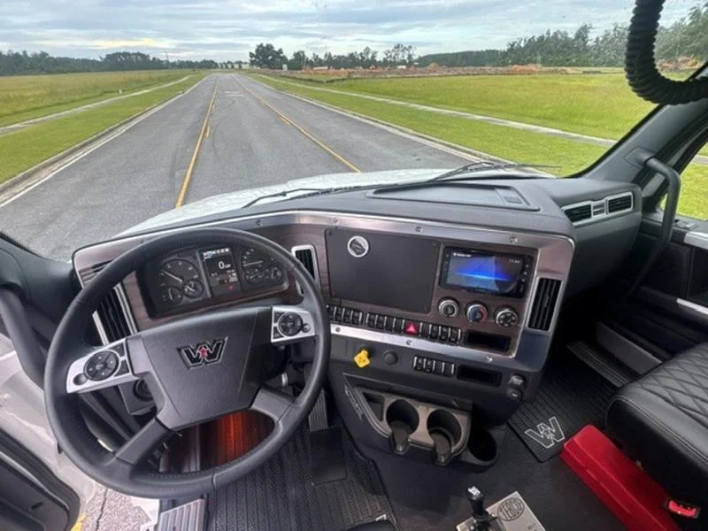 2026 Western Star — photo 12