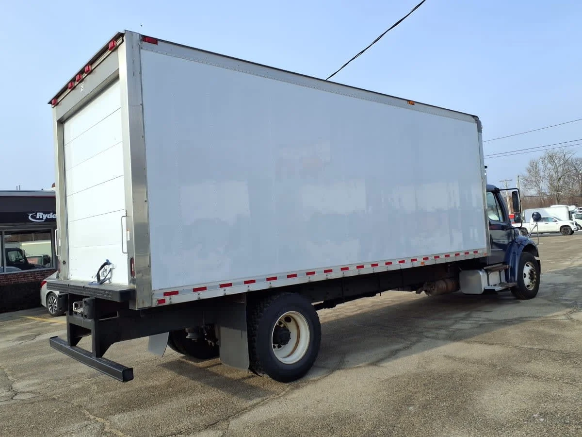 2018 Freightliner M2 106 in Warwick, RI — photo 4