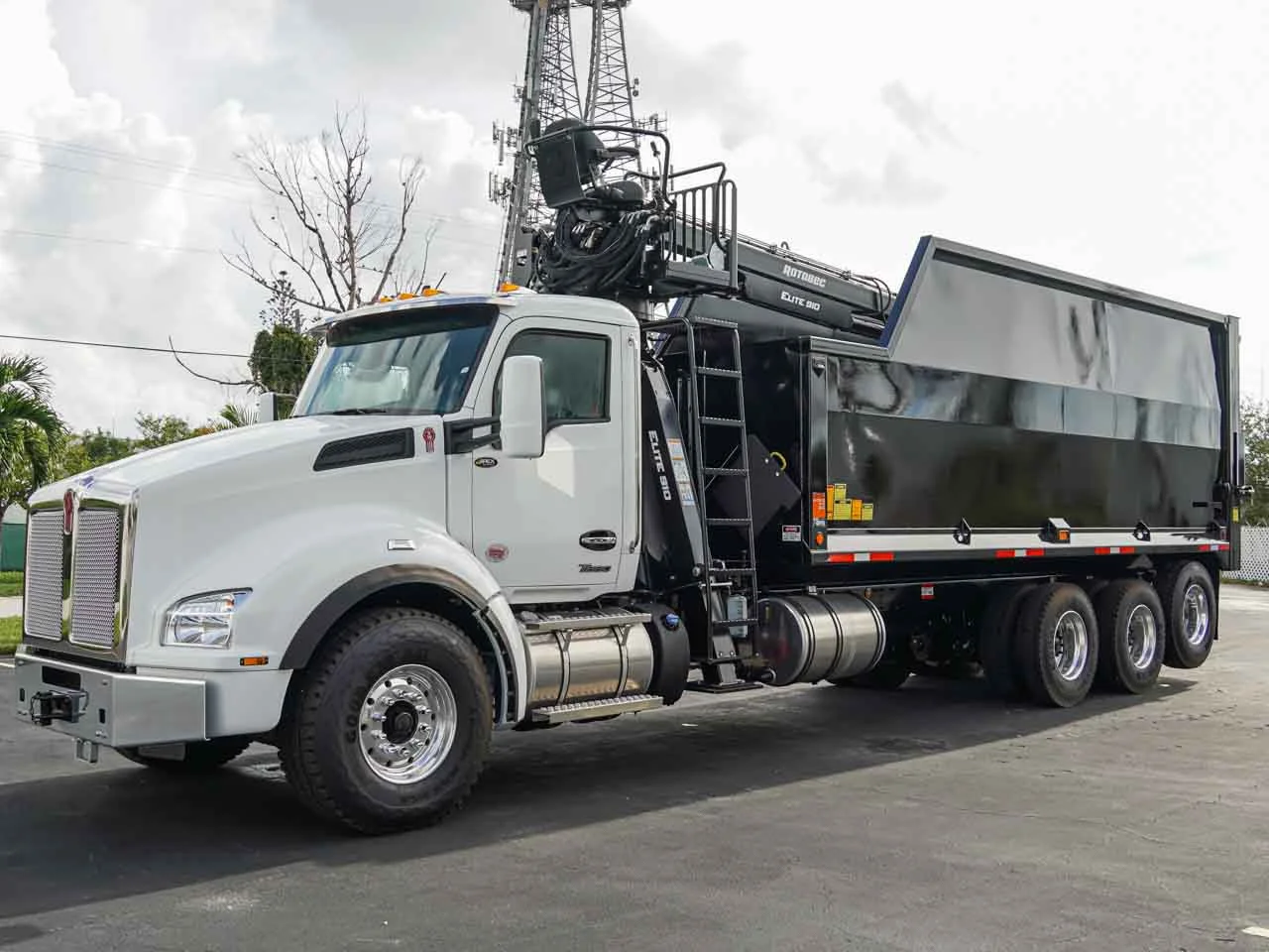 2025 Kenworth T880 - image 3