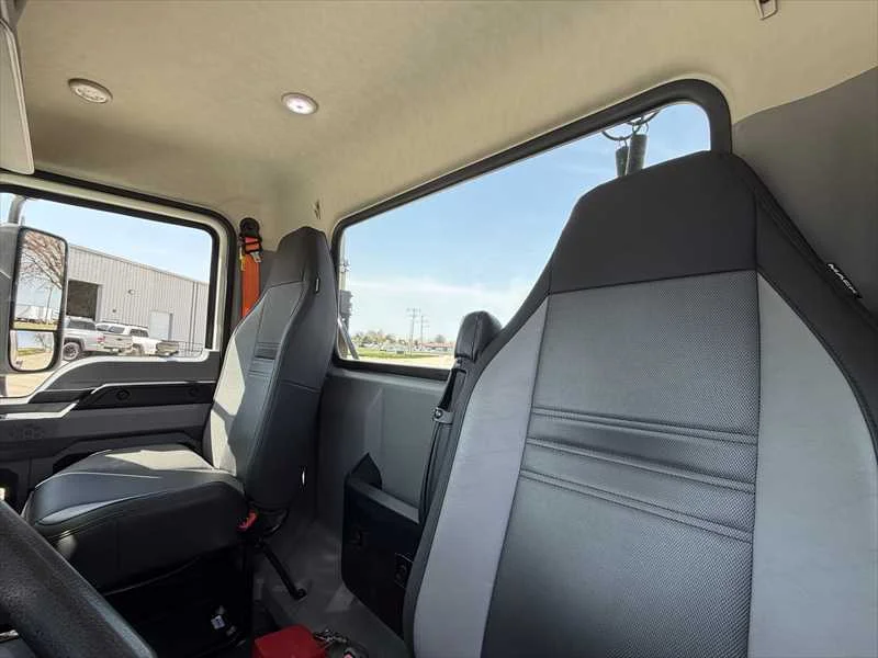 2024 Mack Pinnacle - image 17