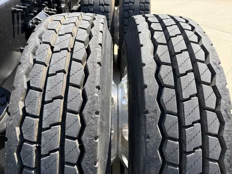 2024 Mack Pinnacle - image 10