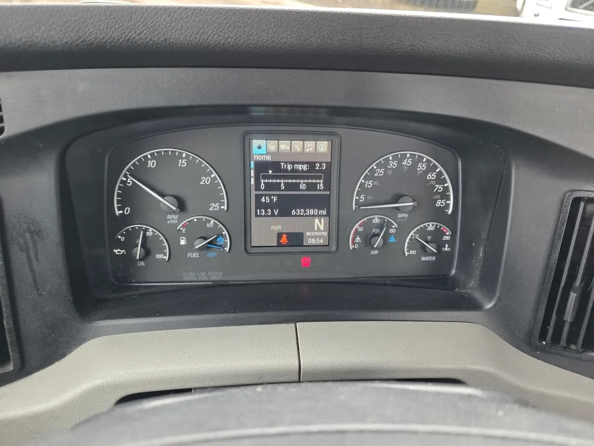 2020 Freightliner Cascadia in Bensalem, PA — photo 9