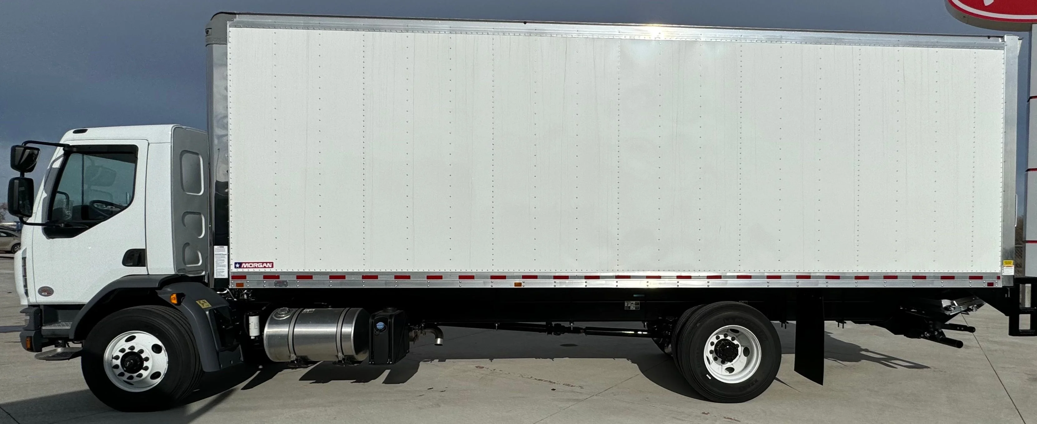 2024 Peterbilt 220EV - image 7