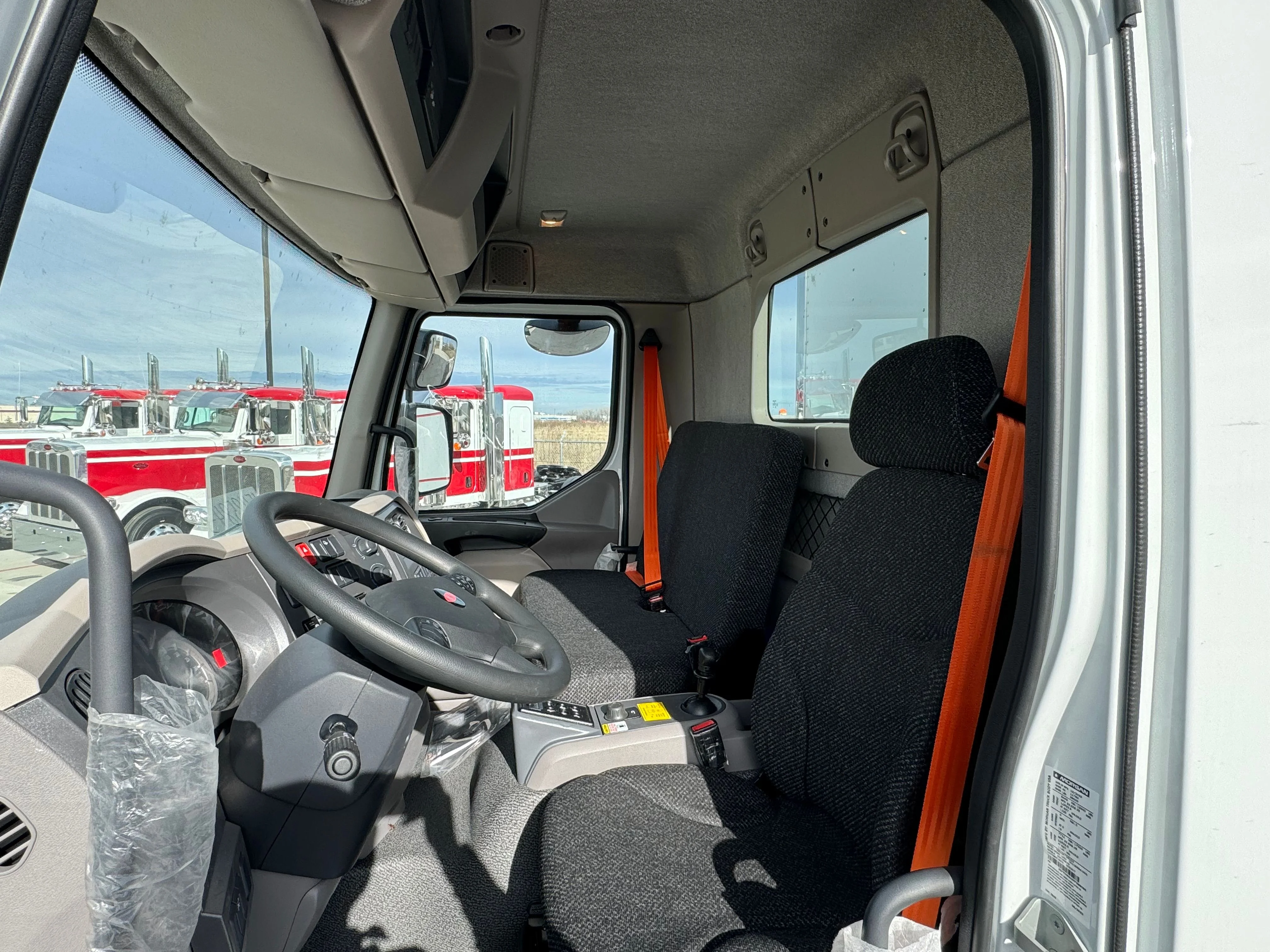 2024 Peterbilt 220EV - image 14