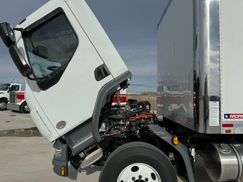 2024 Peterbilt 220EV in Gretna, NE — photo 8