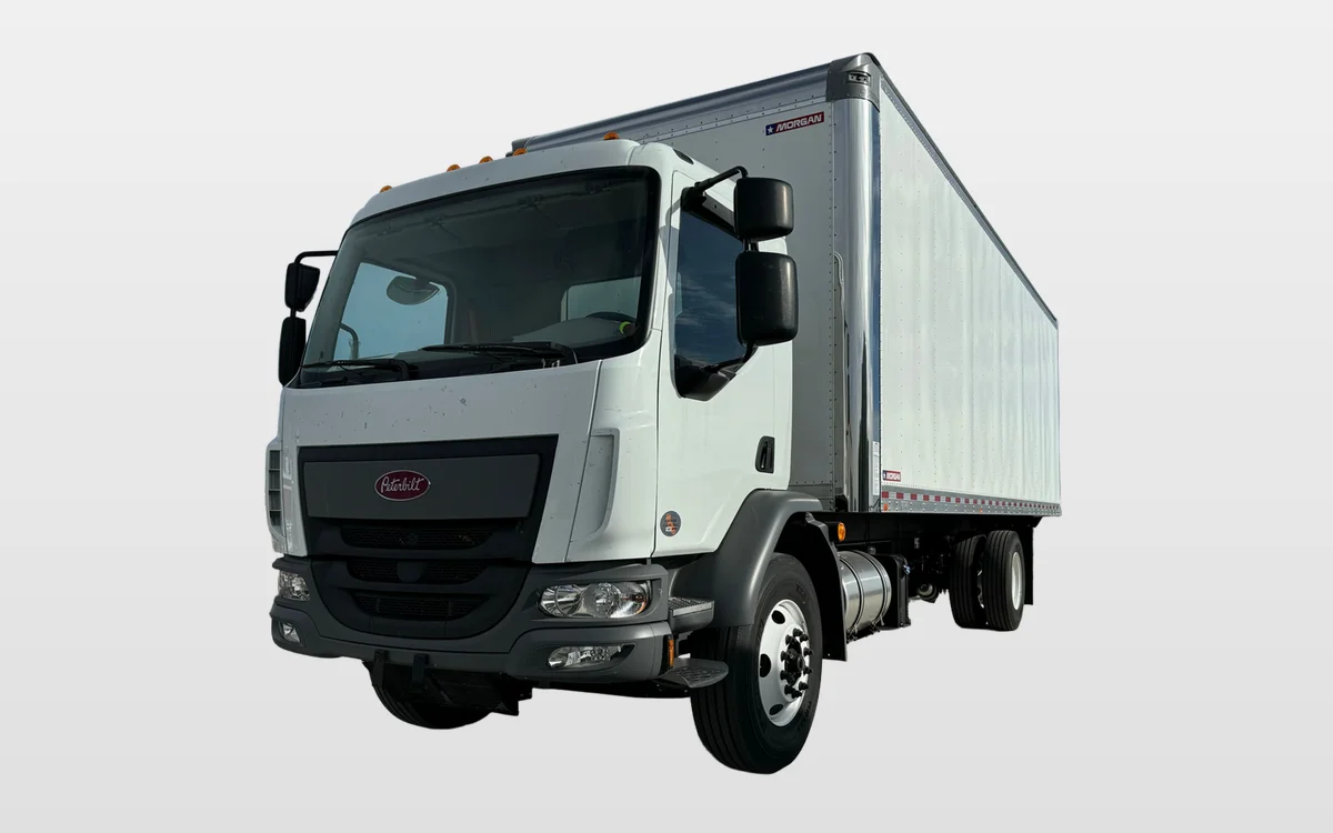 2024 Peterbilt 220EV - image 1