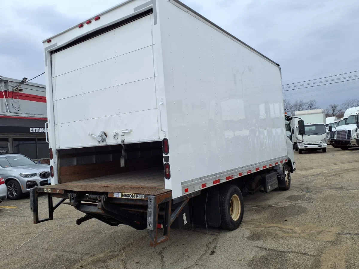 2018 Isuzu NPR - image 4