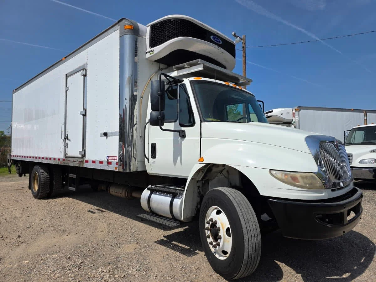 2016 International 4300 - image 3