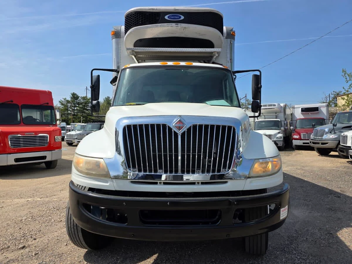 2016 International 4300 - image 2