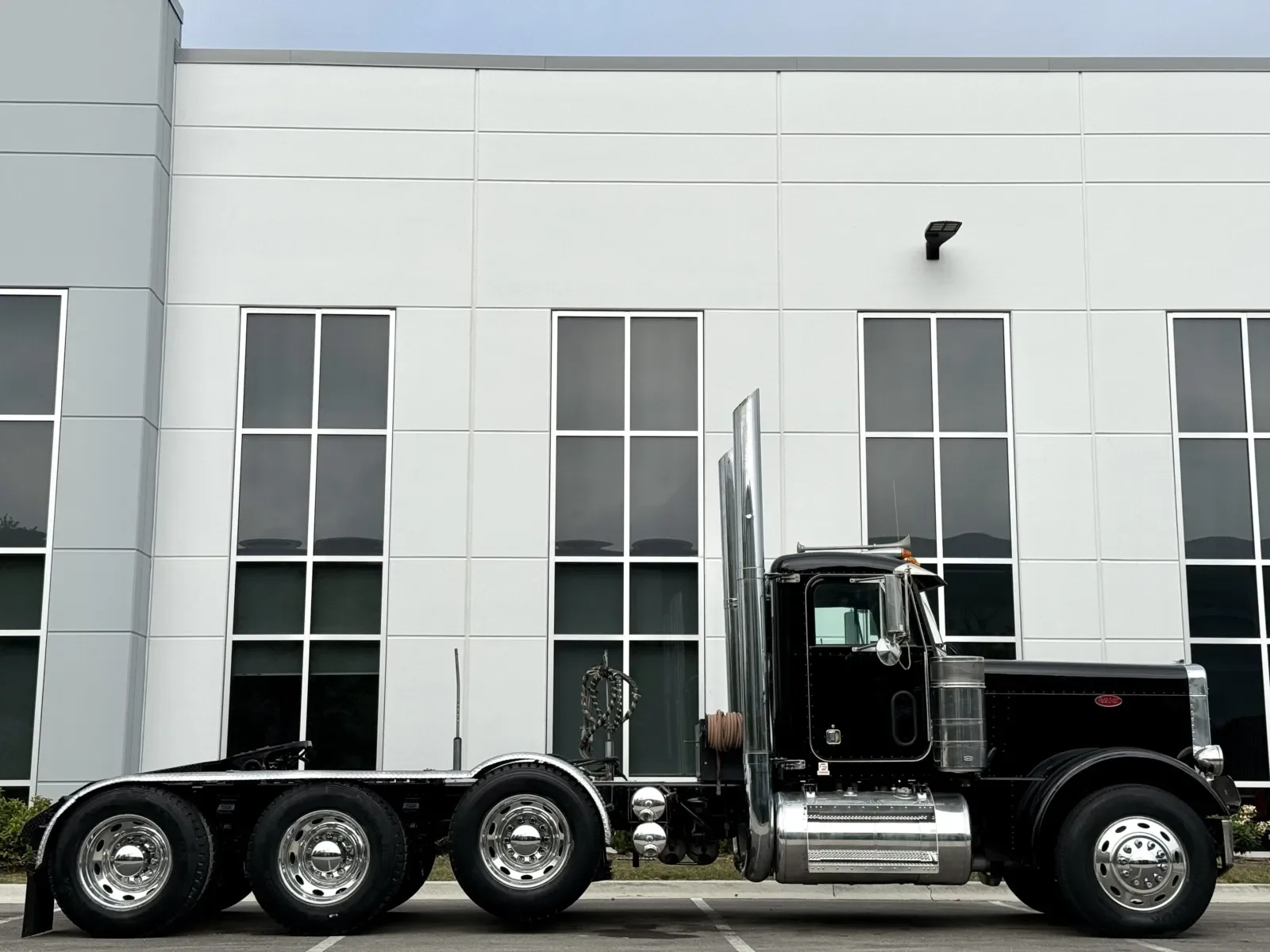 1996 Peterbilt 379 in New Lenox, IL — photo 3