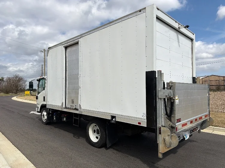 2022 Isuzu NRR - image 6