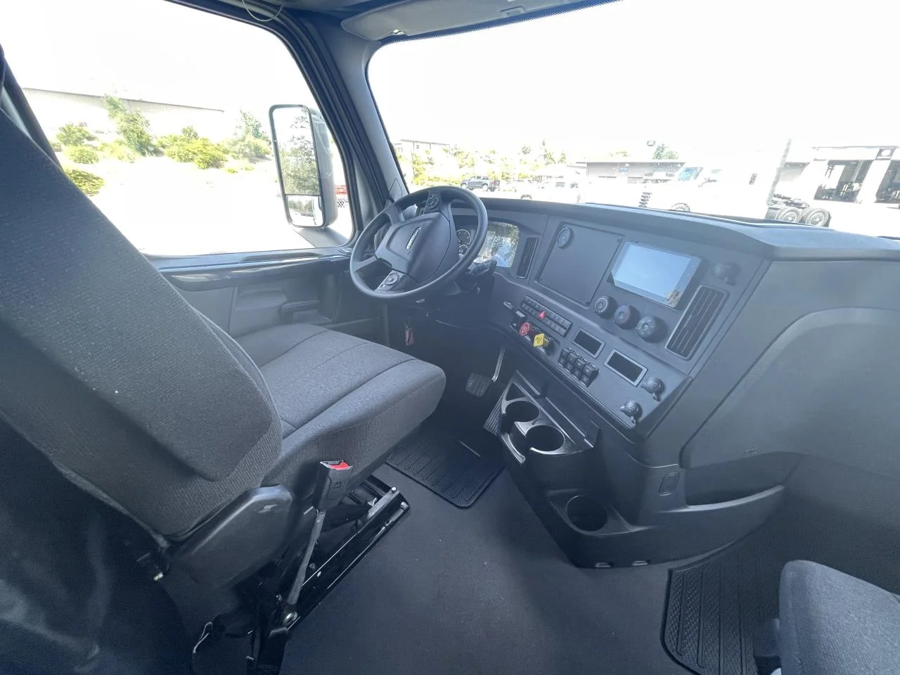2026 Freightliner Cascadia - image 8