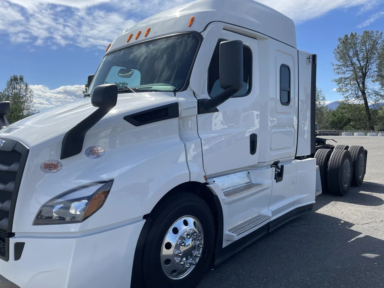 2026 Freightliner Cascadia in Pacific, WA — photo 4