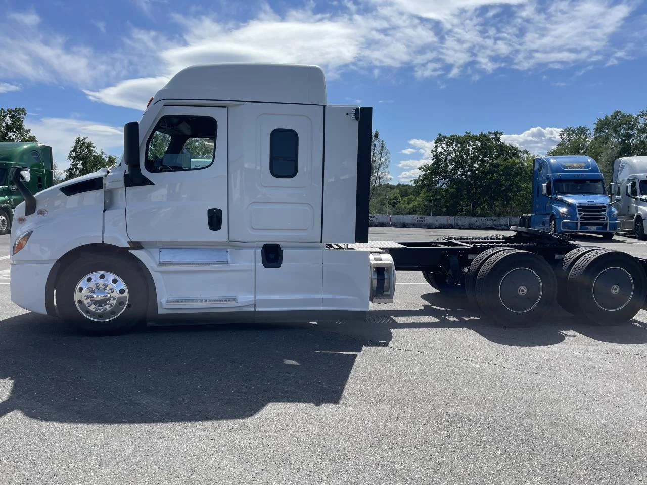 2026 Freightliner Cascadia in Pacific, WA — photo 3