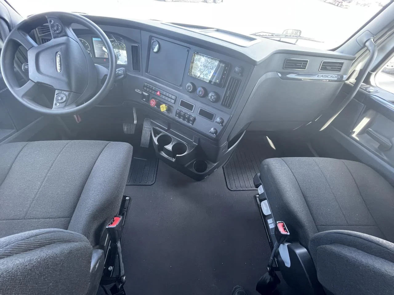 2026 Freightliner Cascadia in Pacific, WA — photo 6