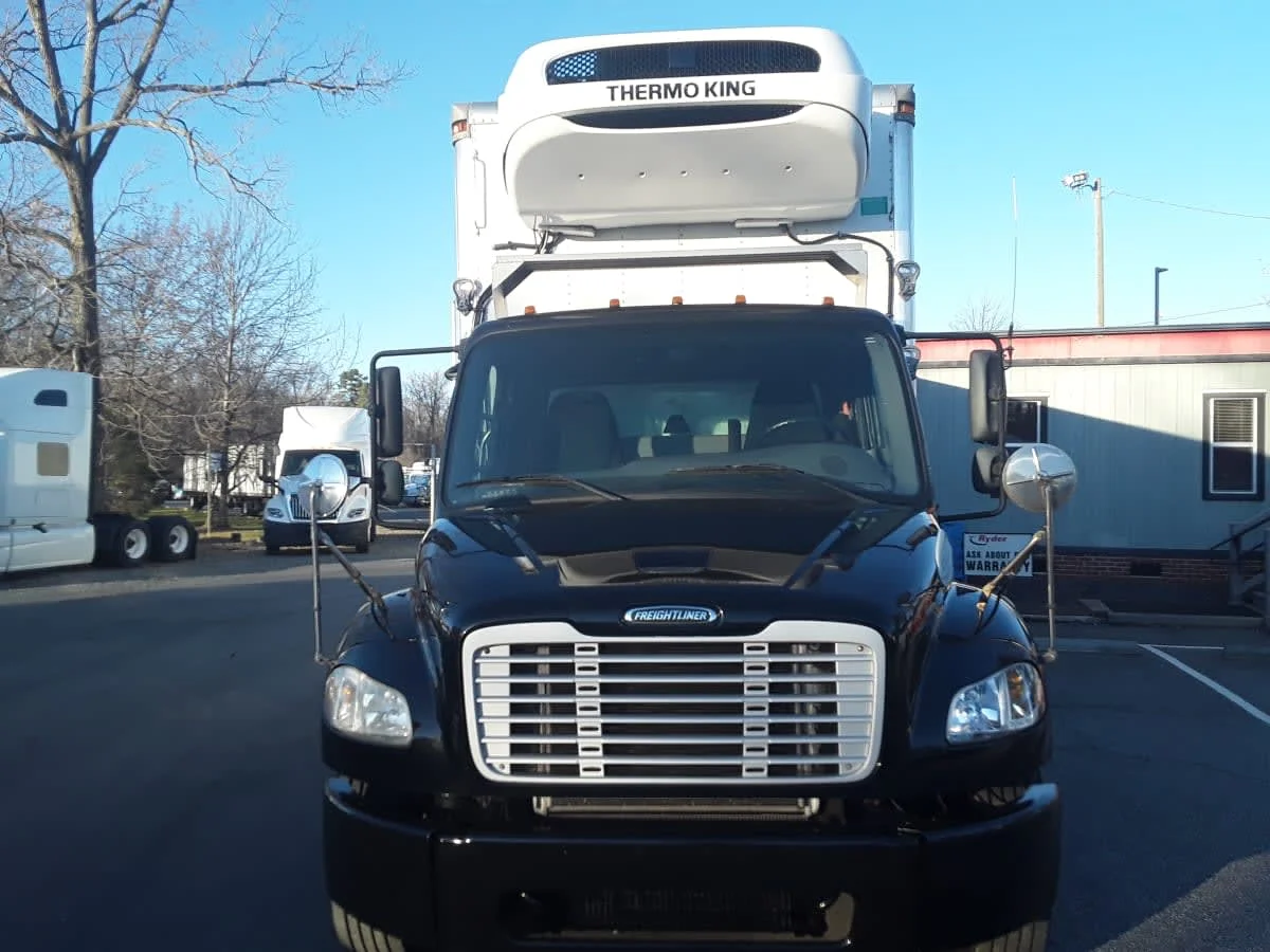 2018 Freightliner M2 106 - image 2