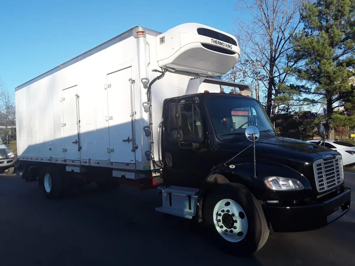 2018 Freightliner M2 106 - image 3